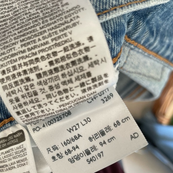 Like New Levi’s High Waisted 501 s - Picture 6 of 7